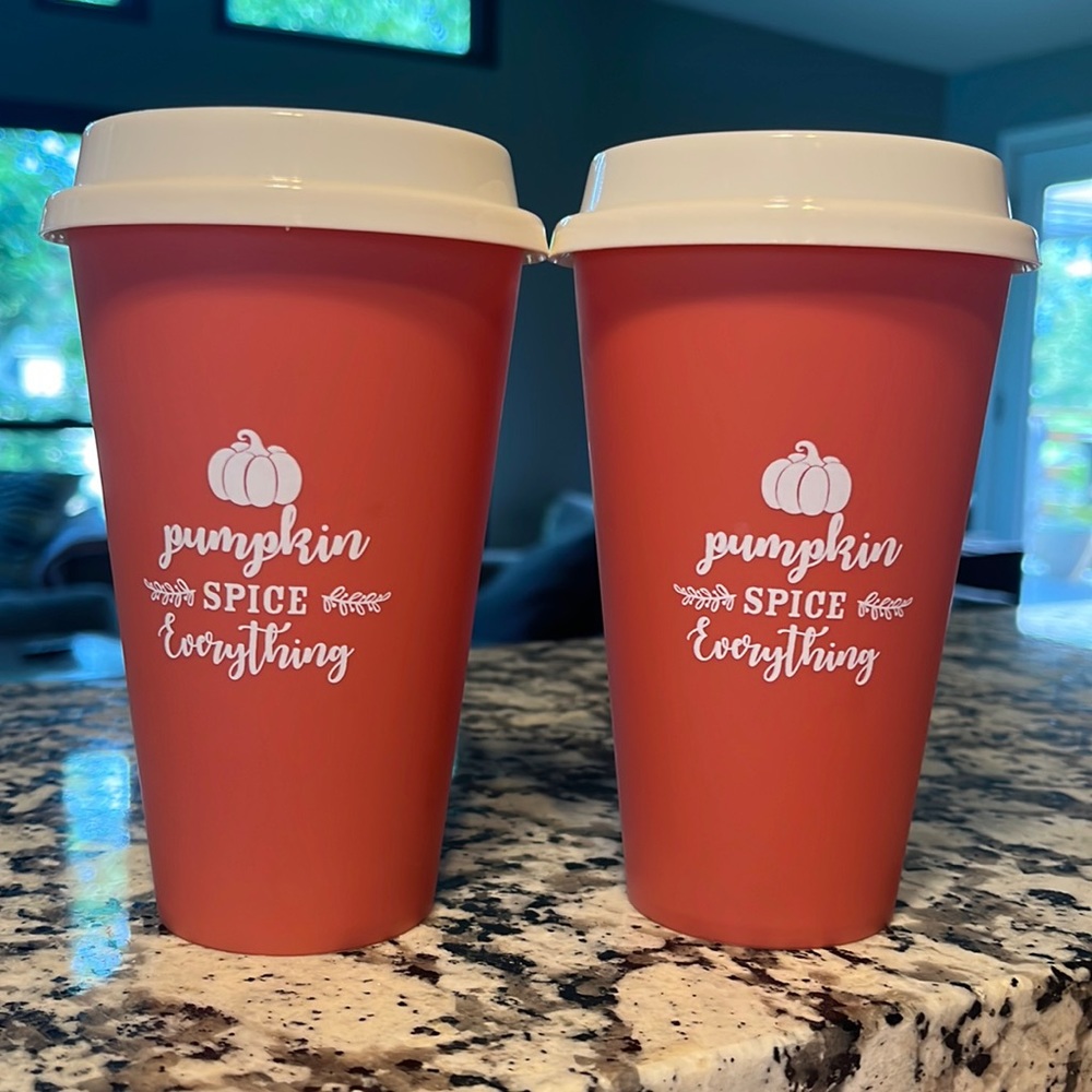 Coffee on the go Cups with lids. Pumpkin Spice